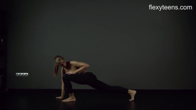 Lissome Zina's nude yoga movie