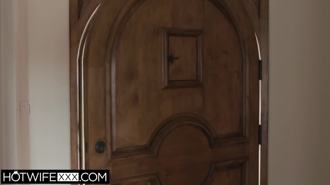 BDSM smut with femme fatale Ramon Nomar and Skylar Vox from Hot Wife XXX Free Porn Videos | BestPornHubs.