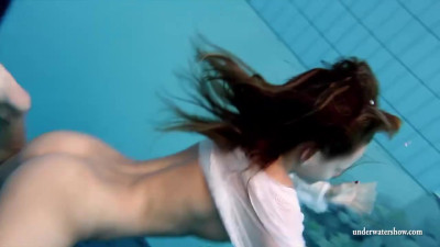 Silvie's underwatershow porn