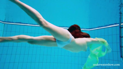 Bouncy fiancée at swims scene