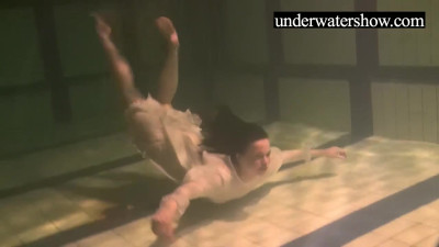 Squeeze's beach sex by Underwater Show