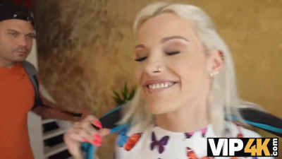 VIP 4K featuring Zazie Skymm's shaved dirt