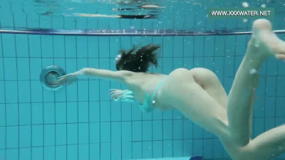 Underwatershow dirt with adorable loved one from Underwater Show