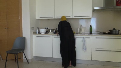 Watch hypnotic SouzanHalabi's dirt